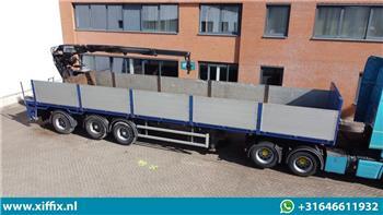 Floor 3-axle stone trailer with Kennis 14 ton/mtr crane