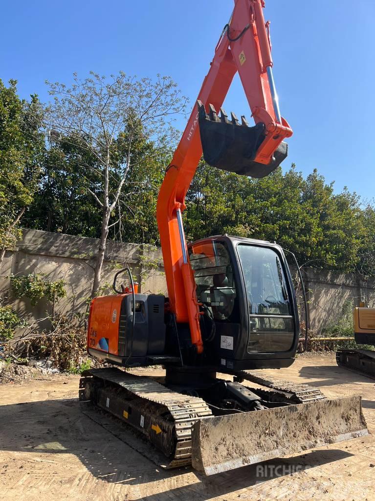 Hitachi ZX70 Crawler excavators