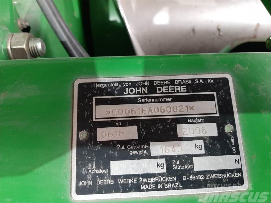 John Deere 1550WTS Combine harvesters