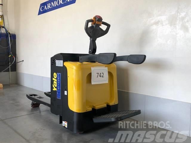 Yale MP20XUX Low lifter with platform