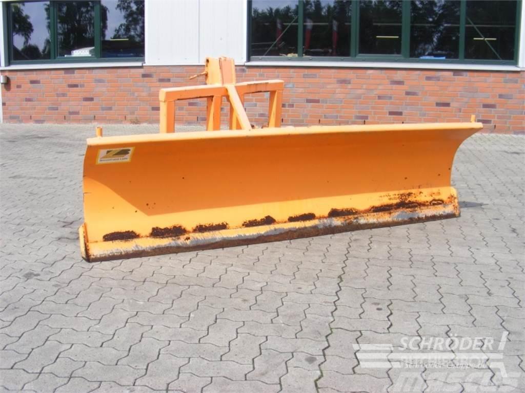 Bressel 2,40 M Snow blades and plows