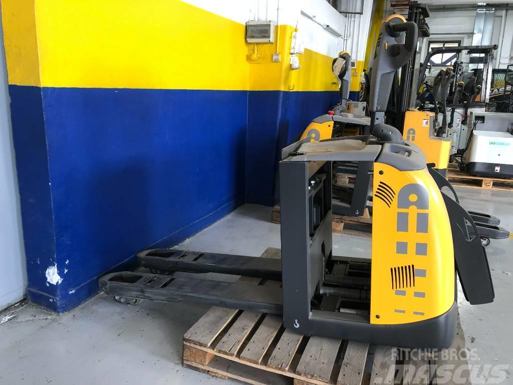 Atlet PLP200P Low lifter with platform