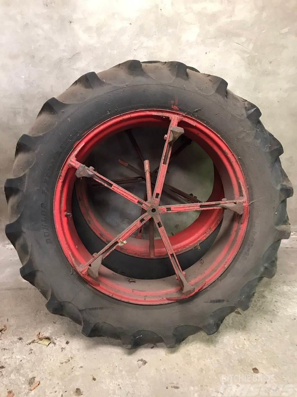 Dunlop Fieldmax 13.6/12-38 dubbellucht Tyres, wheels and rims