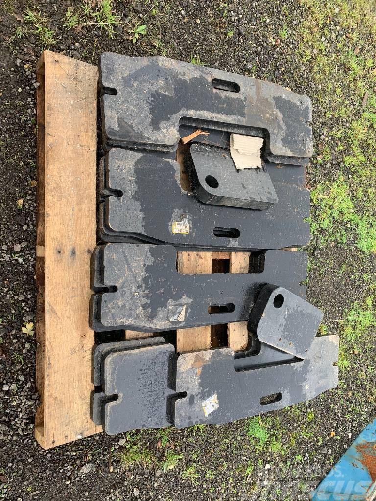 CAT CLAAS CHALLENGER 85E 95E REAR TRACTOR WEIGHTS Other tractor accessories