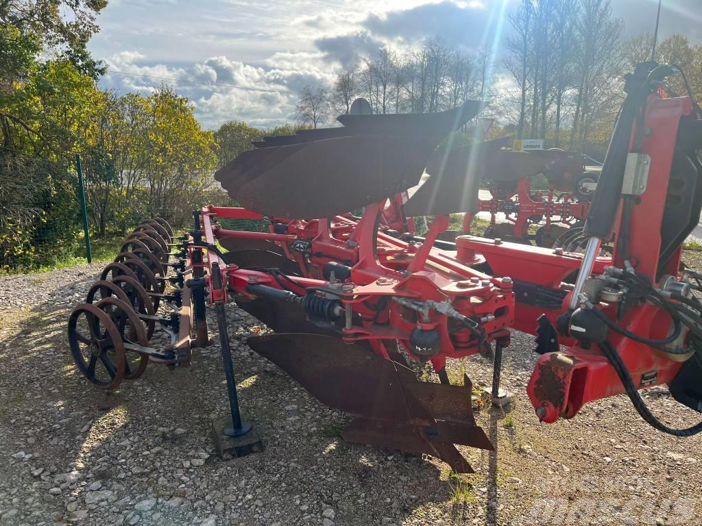 Gregoire-Besson RWY6 Reversible ploughs