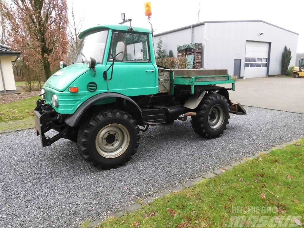 Unimog 406 Tractors