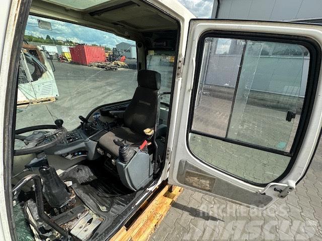 Liebherr A 316 CAB Cabins and interior