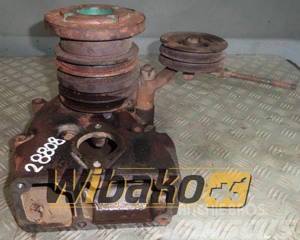 Volvo Water pump Volvo TD100 207811 Other components