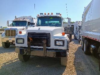 Mack RD 688 S