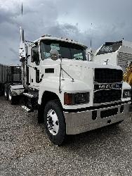 Mack PI64T