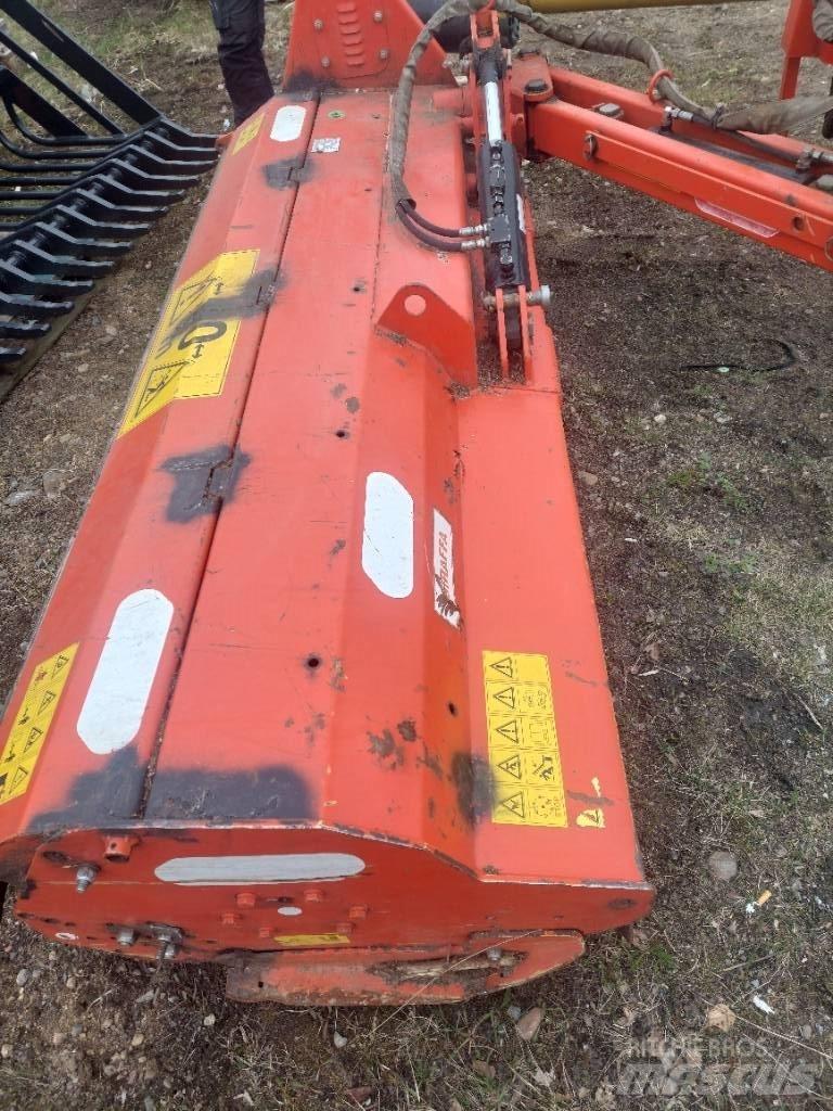 Maschio Giraffa 210 Gadanheiras e cortadores de folhas para pastos