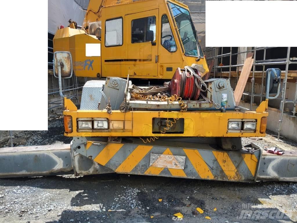 Tadano TR 250 M-5 Gruas Fora-de-estrada