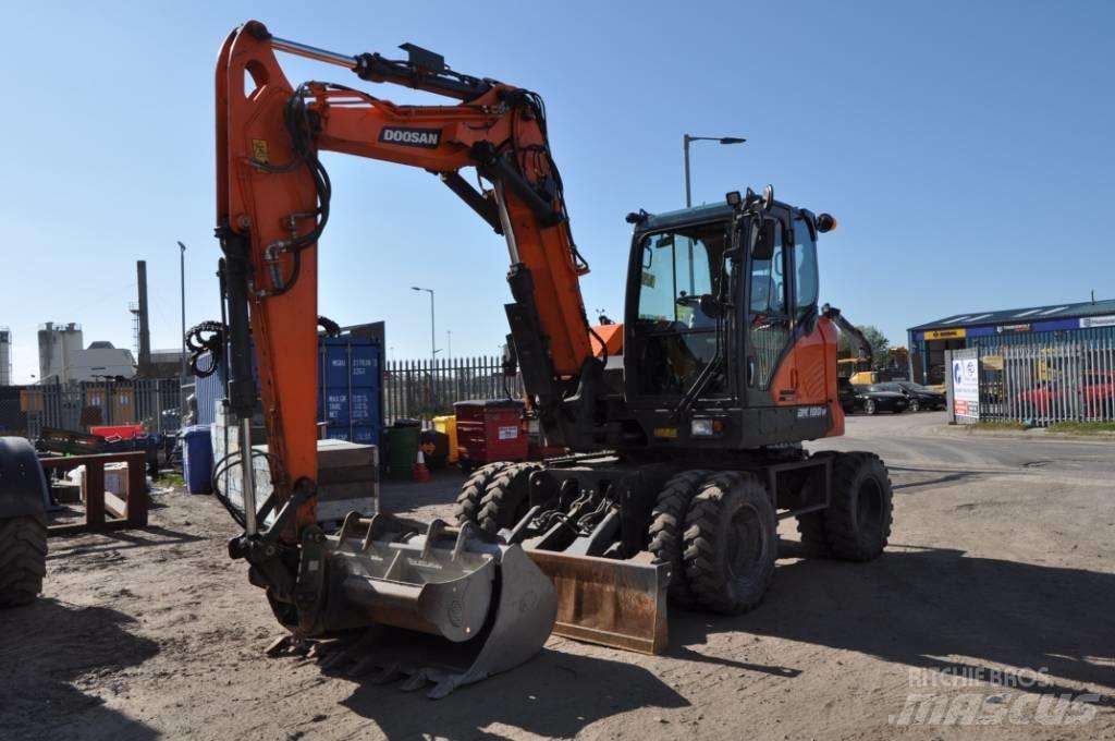 Doosan DX 100-7 Escavadoras de rodas