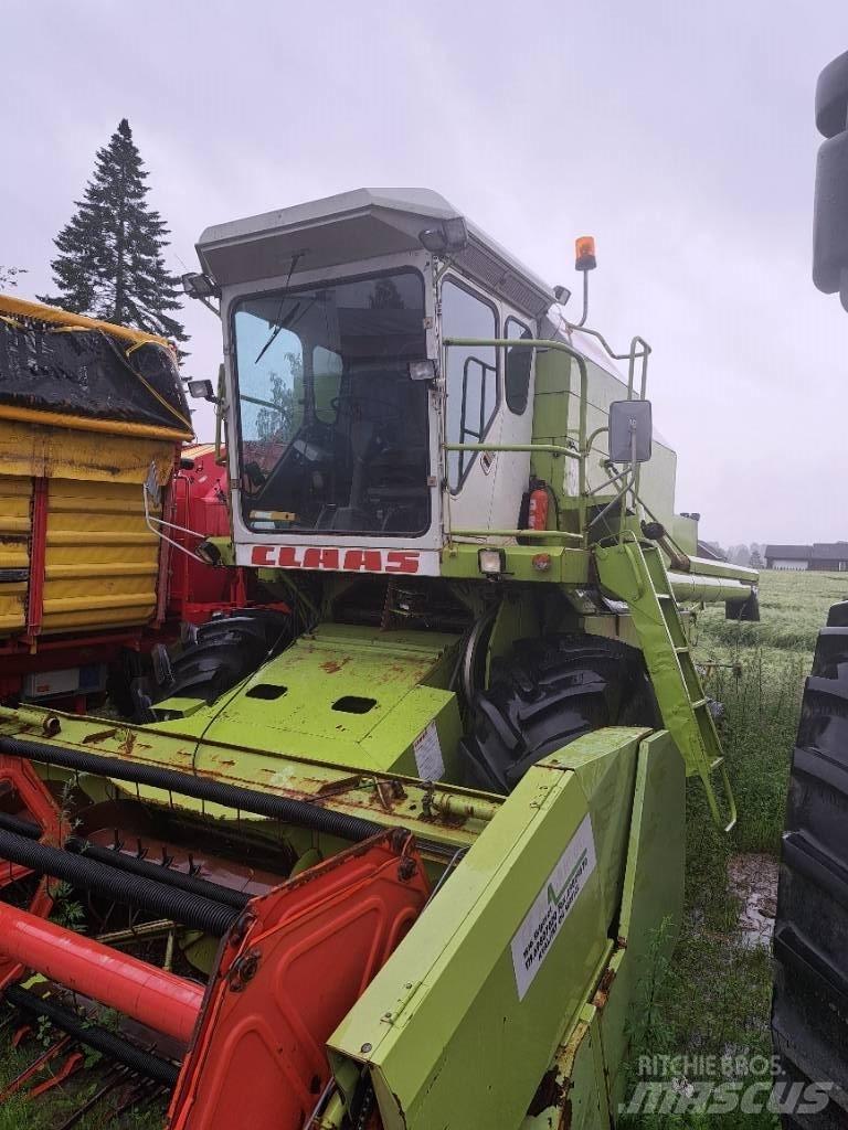CLAAS Dominator 68 Ceifeiras debulhadoras