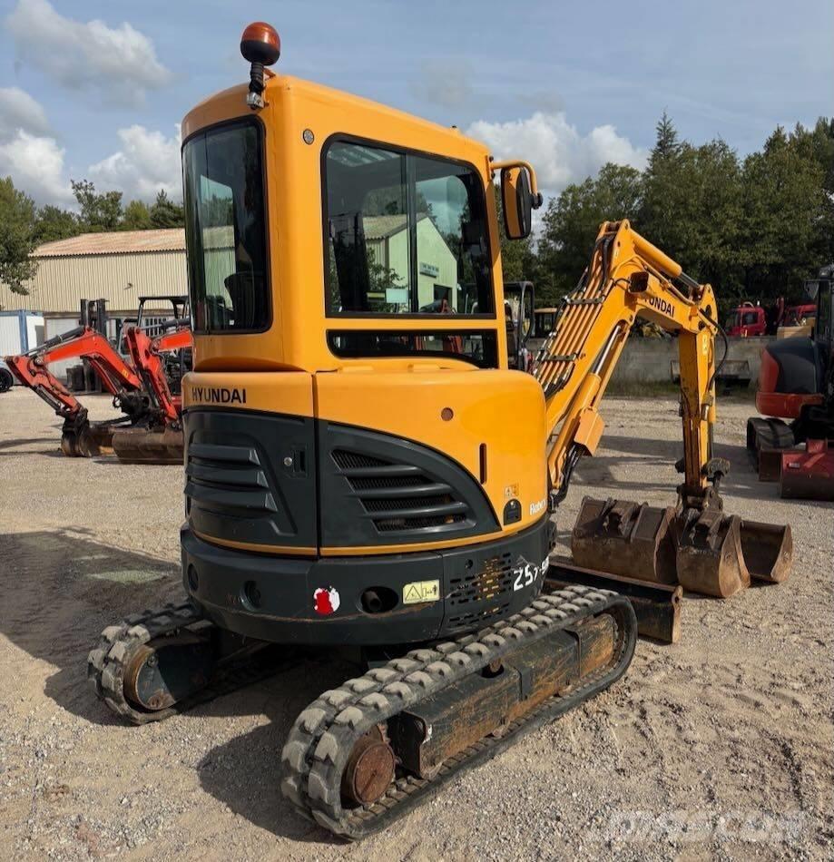 Hyundai R25Z-9 AK Mini Escavadoras <7t