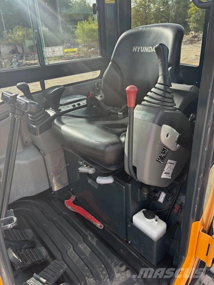 Hyundai R25Z-9 AK Mini Escavadoras <7t