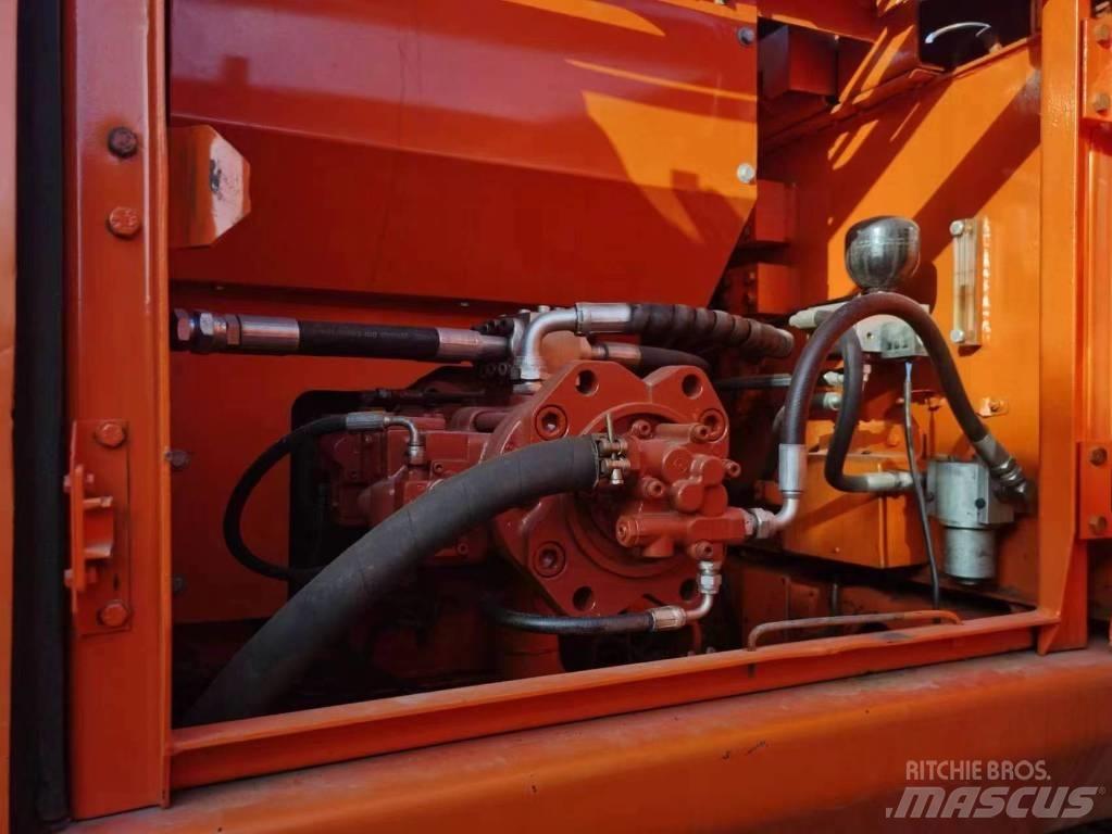Doosan DH 220 Escavadoras de rastos