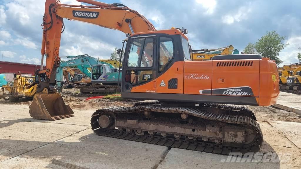 Doosan DX 225 LC Escavadoras de rastos