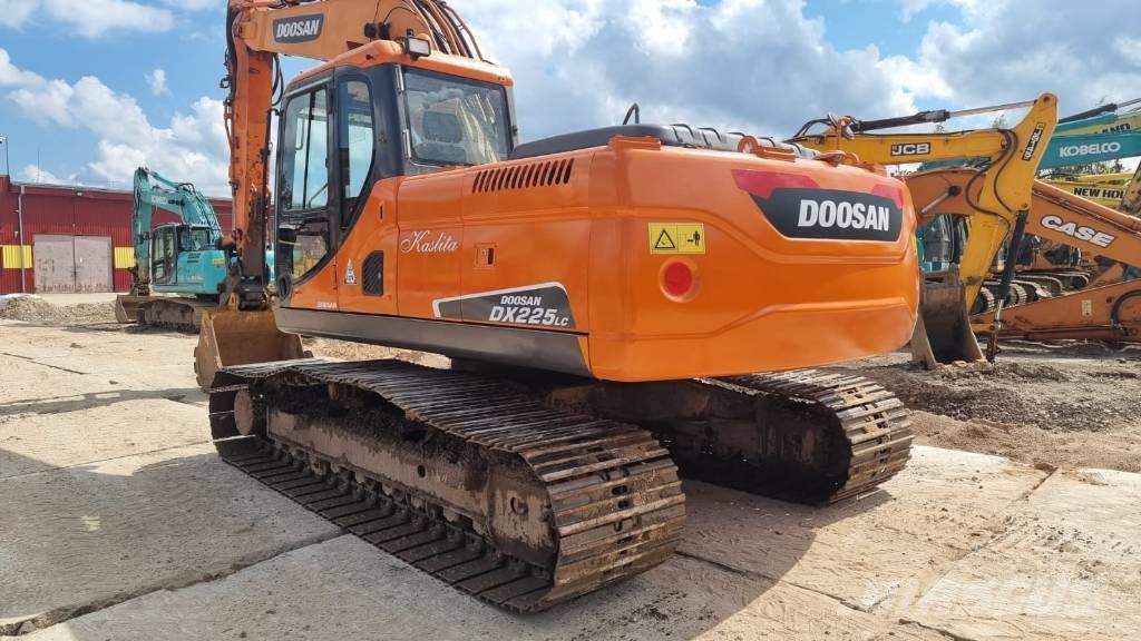 Doosan DX 225 LC Escavadoras de rastos