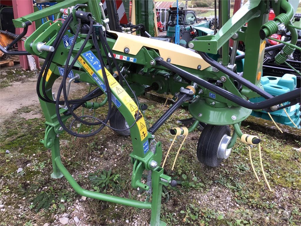 Krone Vendro 820 Ancinho virador