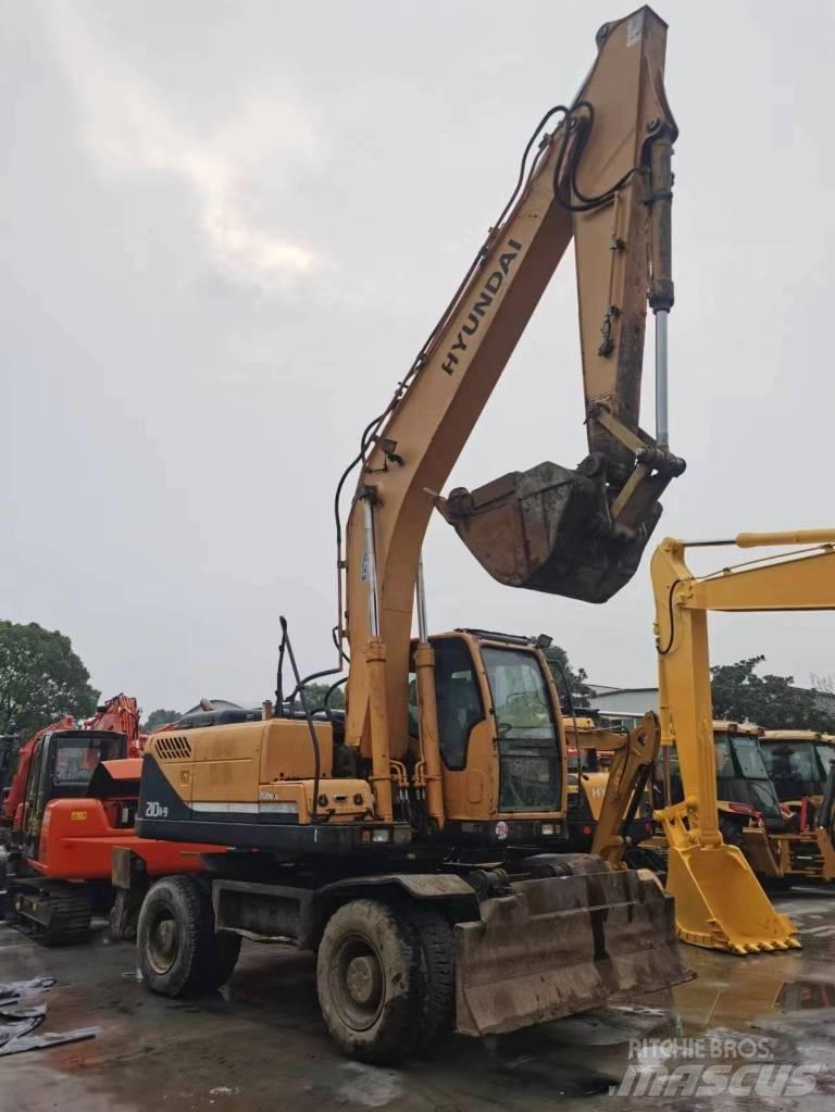 Hyundai R210W-9 Escavadoras de rodas