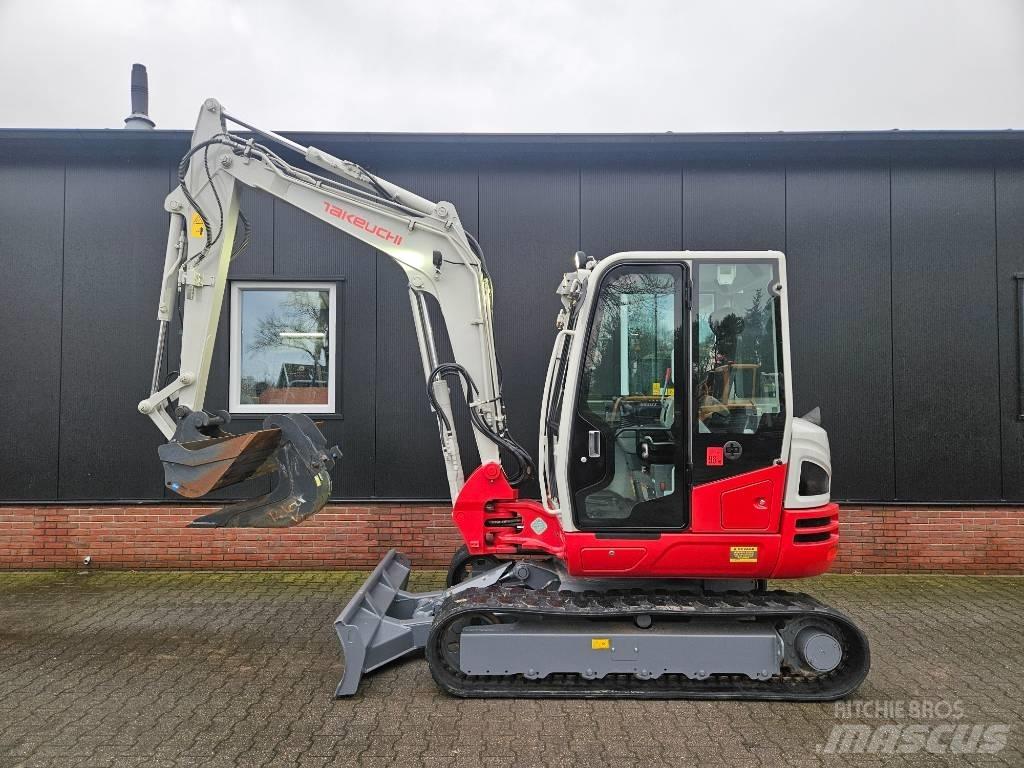 Takeuchi TB250-2 Manipuladores de resíduos / indústria