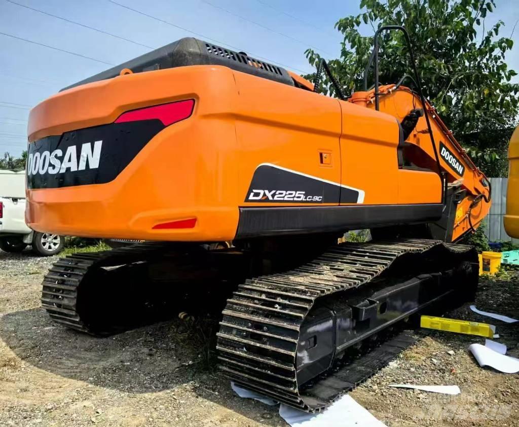 Doosan DX 225 LC Escavadoras de rastos