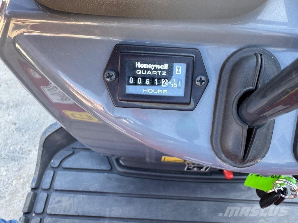 Yanmar SV08 (1D920) Mini Escavadoras <7t