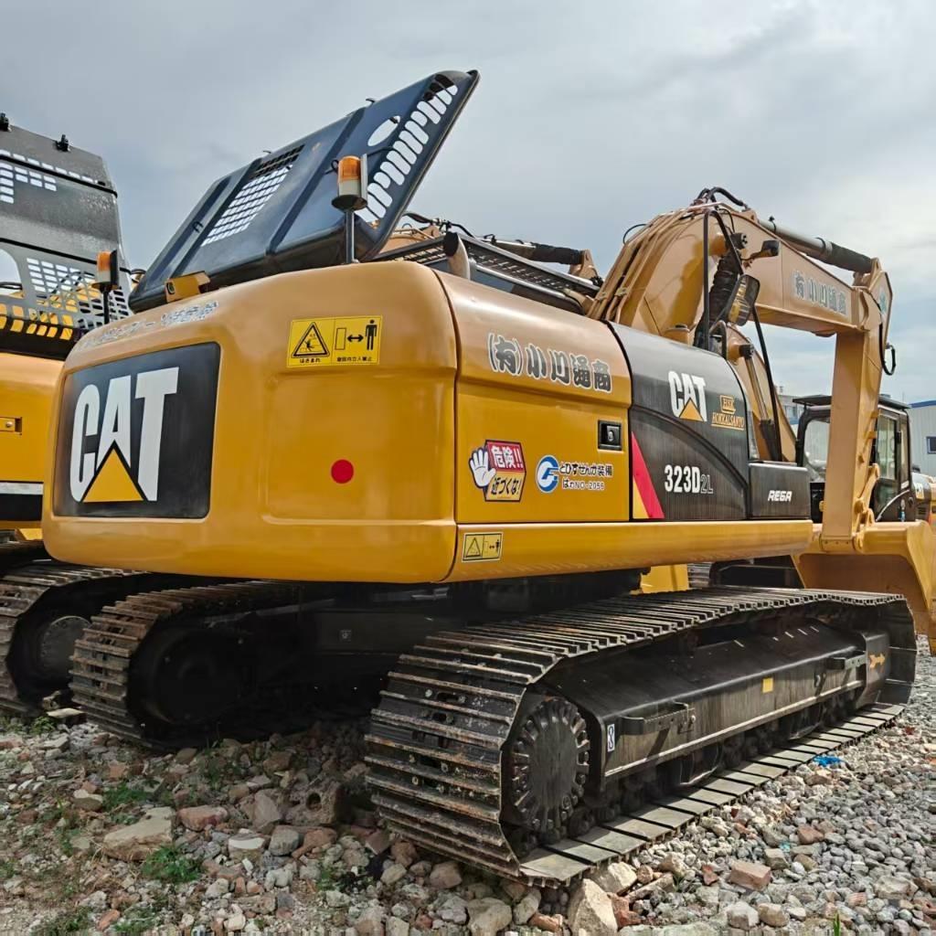 CAT 323D2 Escavadoras de rastos