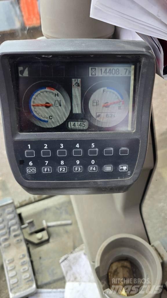 Hitachi ZX225USRLC-3 Escavadoras de rastos