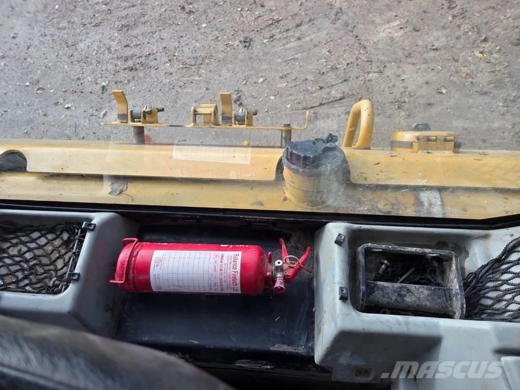 CAT D 6 N LGP Dozers - Tratores rastos