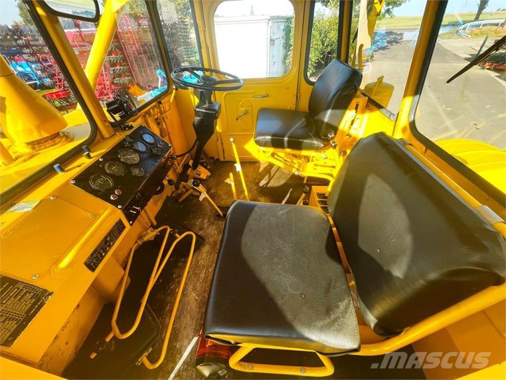 Kirovets K700A V8 Tratores Agrícolas usados