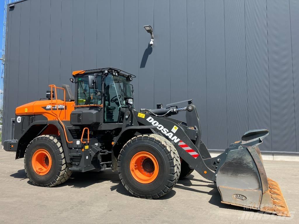 Doosan DL 320-7 Pás carregadoras de rodas