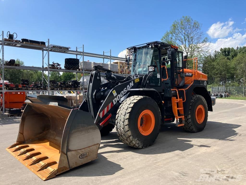 Doosan DL 320-7 Pás carregadoras de rodas