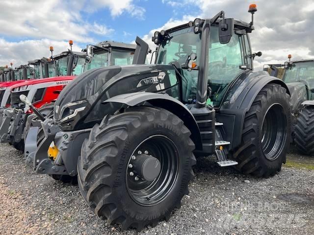 Valtra T215A Tratores Agrícolas usados