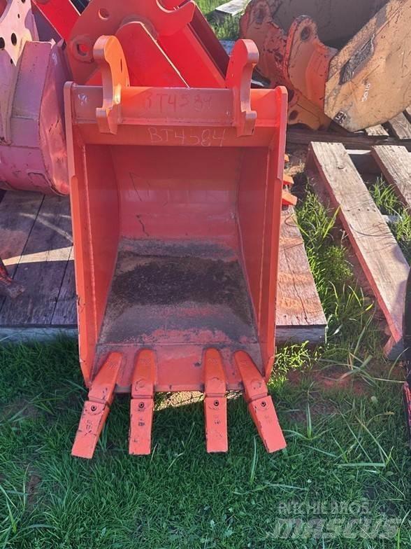 Kubota BT4584 Carregadoras de direcção deslizante