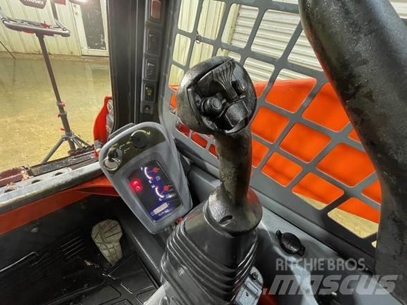 Kubota SSV65 Carregadoras de direcção deslizante