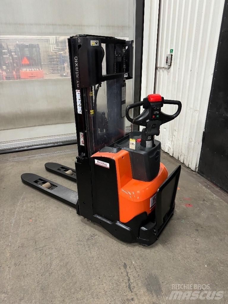 Toyota SWE120L Empilhador para operador externo