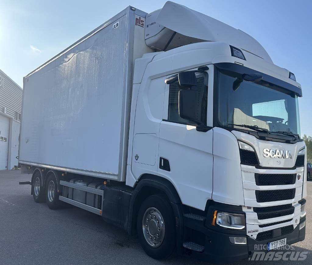 Scania R520B6X2NB Camiões de caixa fechada