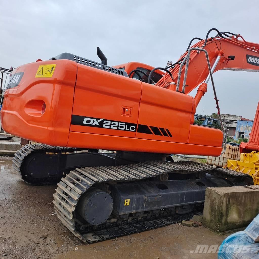 Doosan DX 225 Escavadoras de rastos