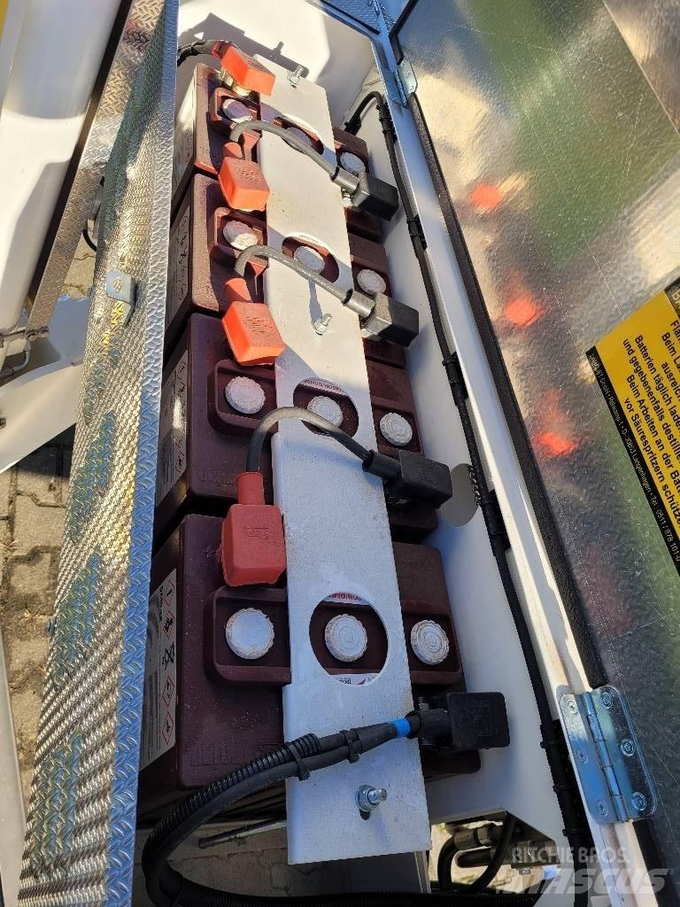 Omme 2500 EBP Plataformas aéreas montadas em atrelados