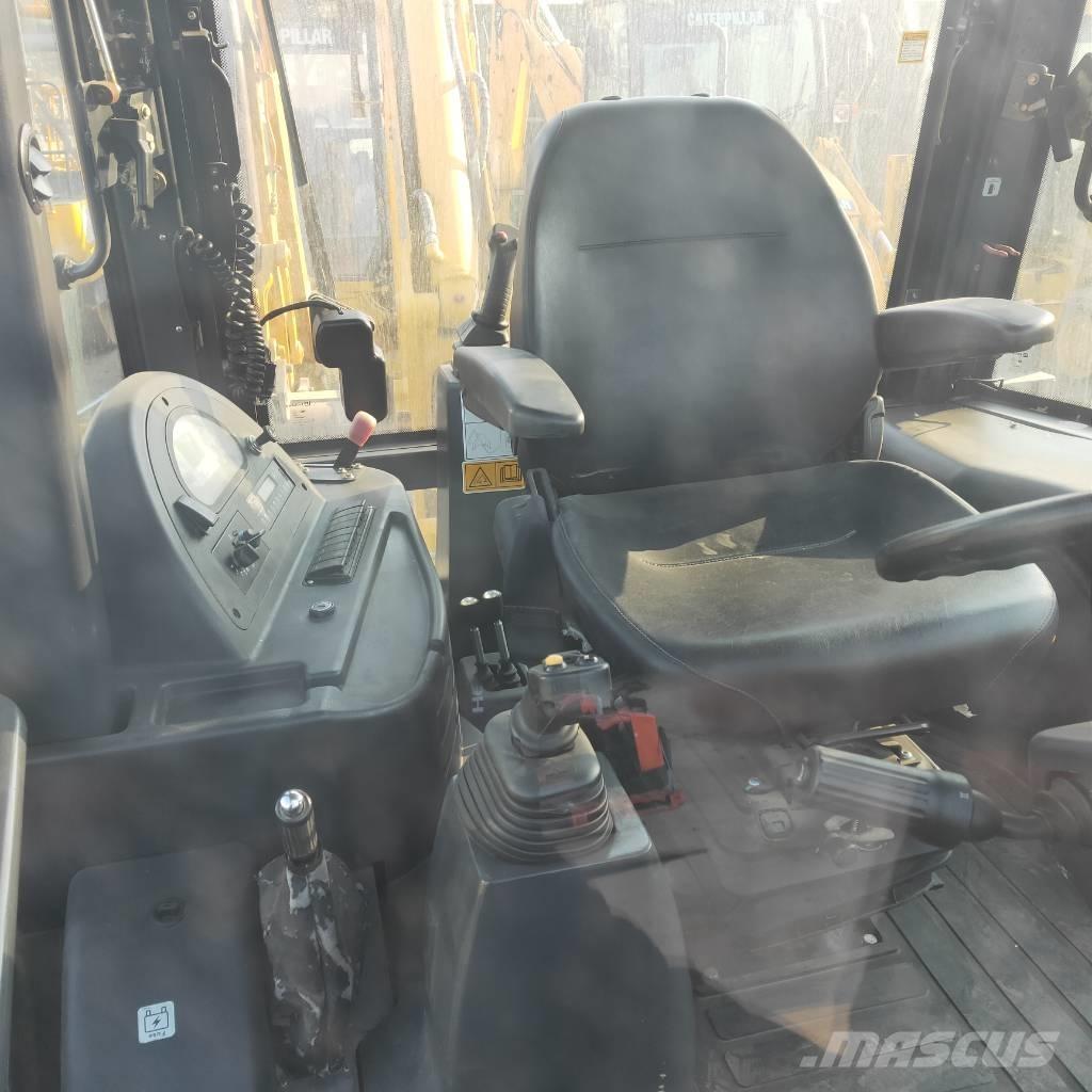 LiuGong LG777 Retroescavadoras