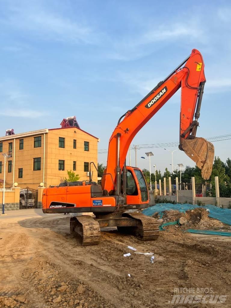 Doosan DX225LC-9C Escavadoras de rastos