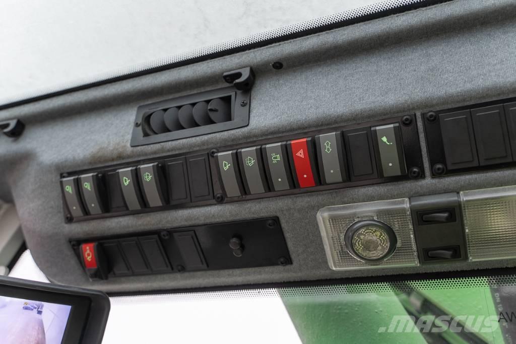 Sennebogen 821 E Escavadoras de rodas