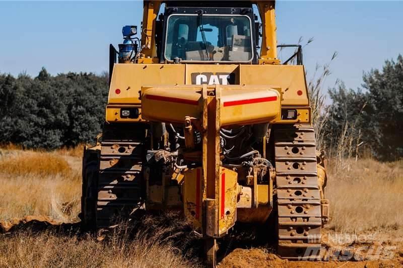 CAT D10T Dozers - Tratores rastos