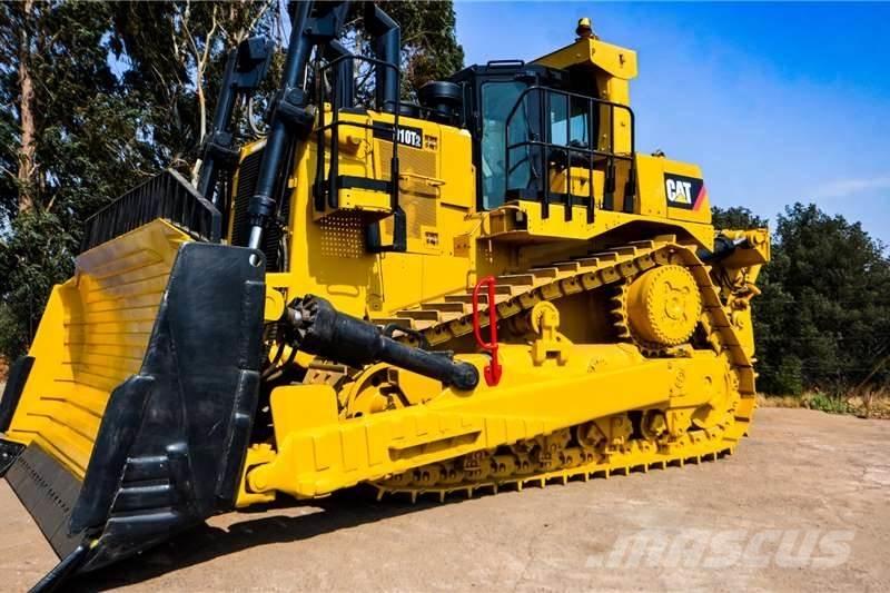 CAT D10T Dozers - Tratores rastos