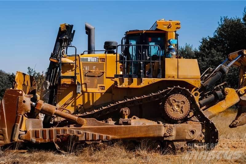 CAT D10T Dozers - Tratores rastos