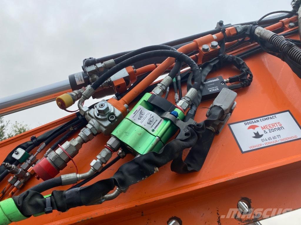 Doosan DX 140 W -5 Gruas Todo terreno