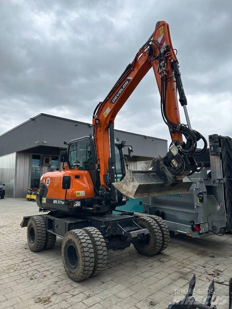 Develon DX 57 W-7 Escavadoras de rodas
