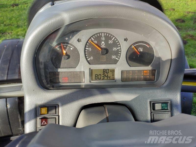 Valtra M 130 Tratores Agrícolas usados
